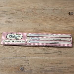 Vintage Cosmetic Brush Set